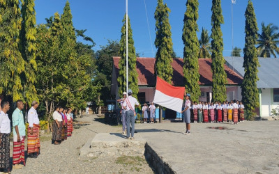 Motif Amfoang Warnai Upacara Peringatan Hari Lahir Pancasila di SMANSA AMBAL