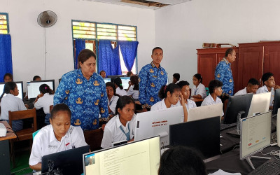 Hujan Deras dan Listrik Padam Saat TKA Susulan Hari ke 2 di Smansa Ambal